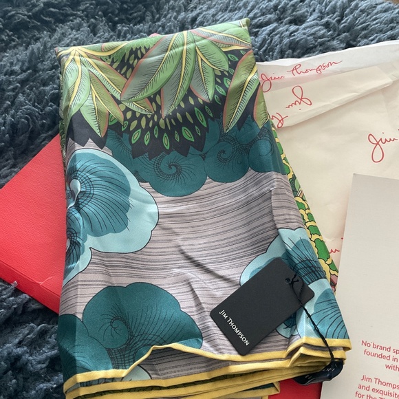 Jim Thompson Silk Square - Picture 2 of 5